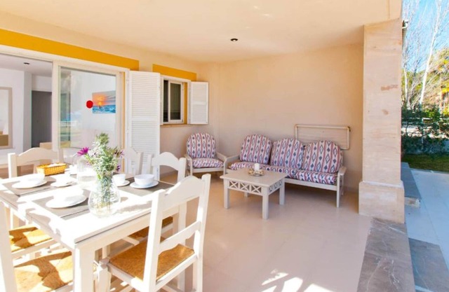 Apartment in Alcudia near Stunning Beach