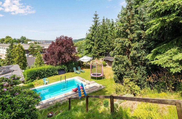 Apartment in Dresden with pool in the garden