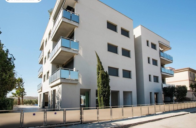 Apartment in St Pere Pescador near Seaside