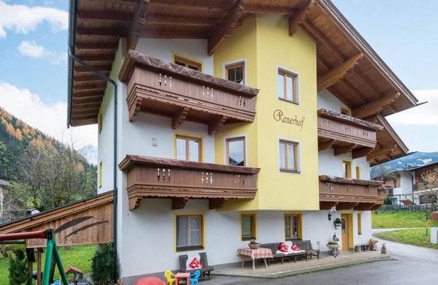 Apartment in Hainzenberg near Skibus
