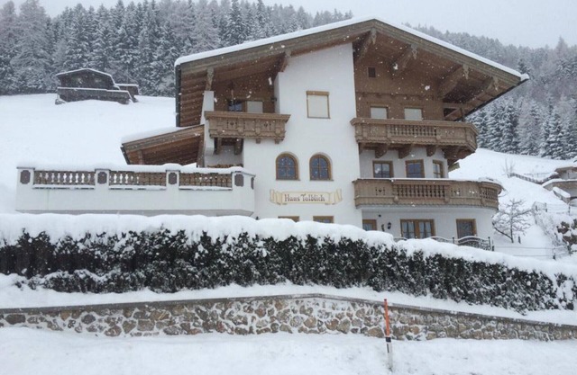 Apartment in Hainzenberg near Ski Lift