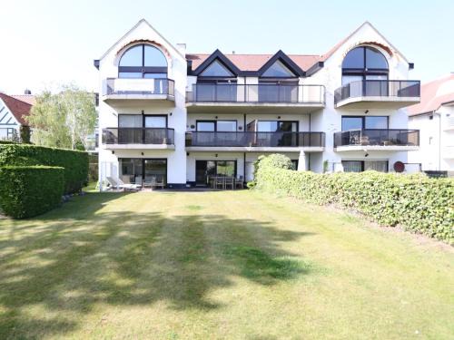 Apartment in Het Zoute near Beaches
