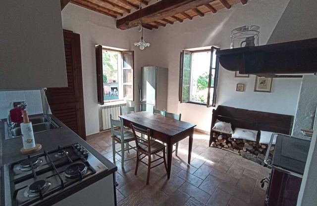 Apartment in medieval village in the Umbrian countryside, pets allowed