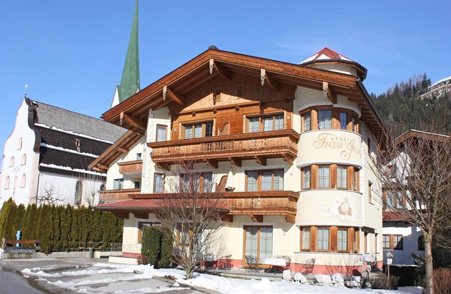 Apartment in Kaltenbach near Ski Lift