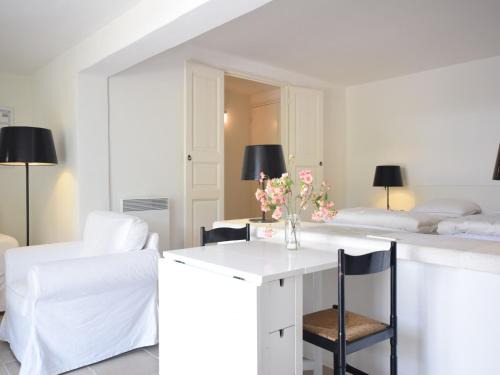 Apartment in Montbrun-les-Bains near forest