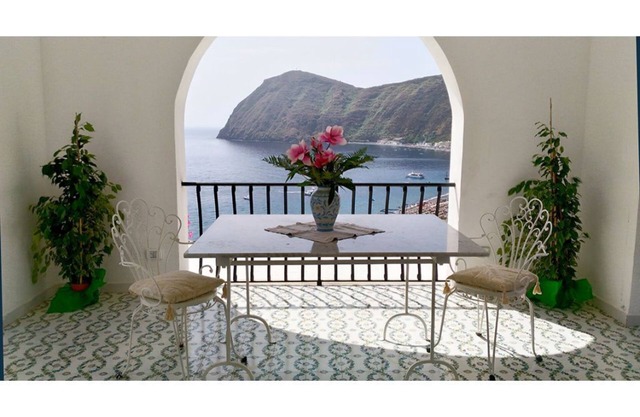 Apartment in panoramic villa in Lipari with sea view of Panarea and Strompoli