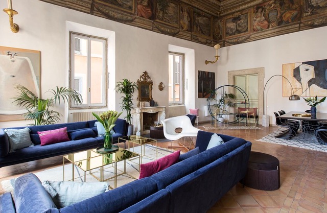 Apartment in Rome with 5 bedrooms sleeps 12