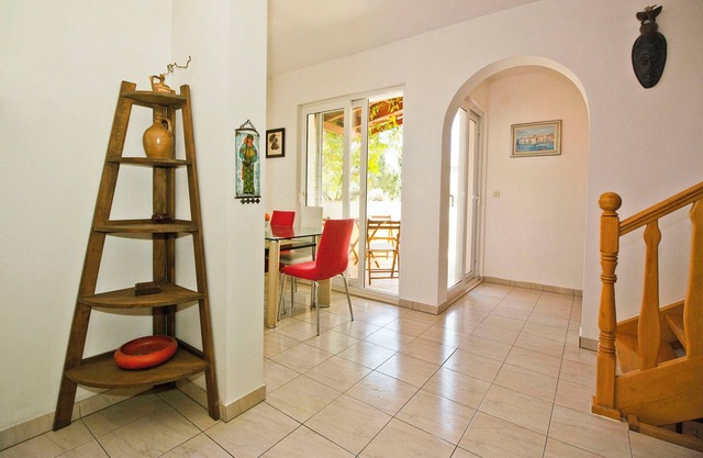 Apartment in Split with terrace near the beach