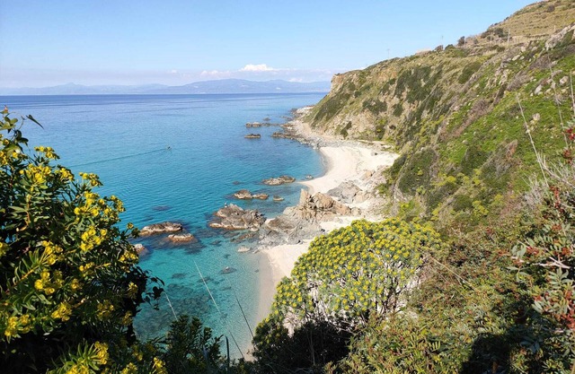 Apartment in the center of Zambrone, 5min drive from the sea