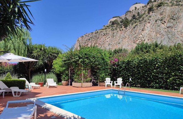 Apartment in villa with swimming pool
