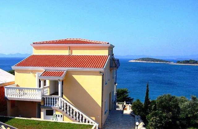 Apartment in Zdrelac-Most, with 2 bedrooms and 2 bath/WC, seaview. Pool and beach by the sea,