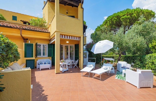 Apartment "Isabel Beach and Bike" with Private Garden & Wi-Fi