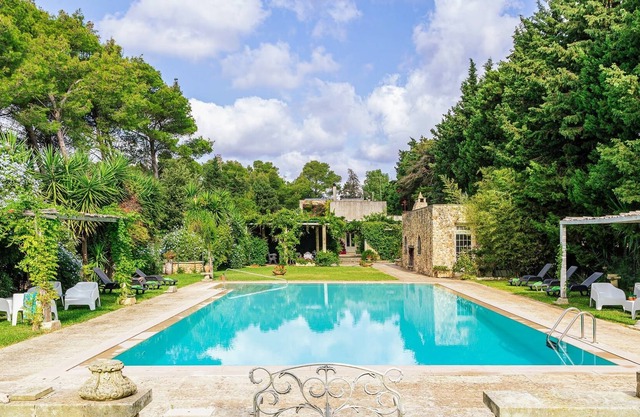 Apartment 'Tenuta Chimeta - Suite Mimosa' with Shared Pool, Shared Garden and Wi-Fi