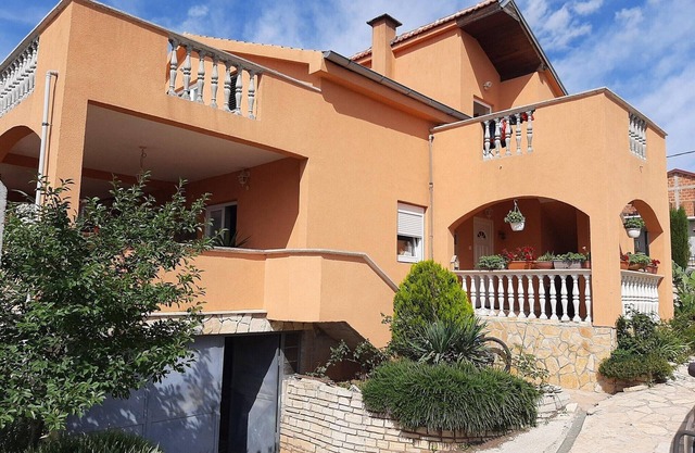 Apartment Karla - Two Bedroom Apartment with Terrace and Sea View