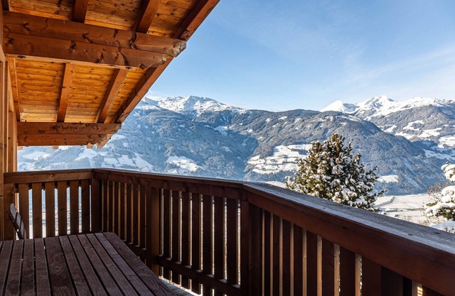 Apartment "Kellerjoch" with Mountain View, Wi-Fi & Balcony
