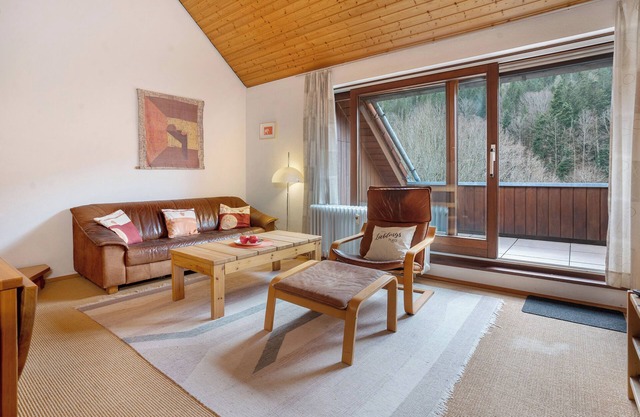 Apartment 'Kuckucksnest' with Shared Garden, Balcony and Wi-Fi