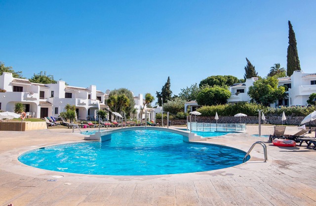 Apartment 'Kyara' with Shared Pool, Wi-Fi and Air Conditioning