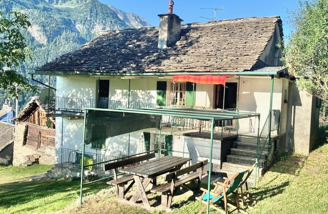 Apartment "La Casa di Sissy" with Garden & Mountain View, Wi-Fi, Garden & Terrace; Pet Friendly