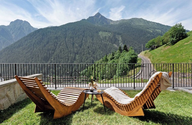 Apartment 'La Casa Di Larice in Val di Sole' with Mountain View, Private Terrace and Wi-Fi