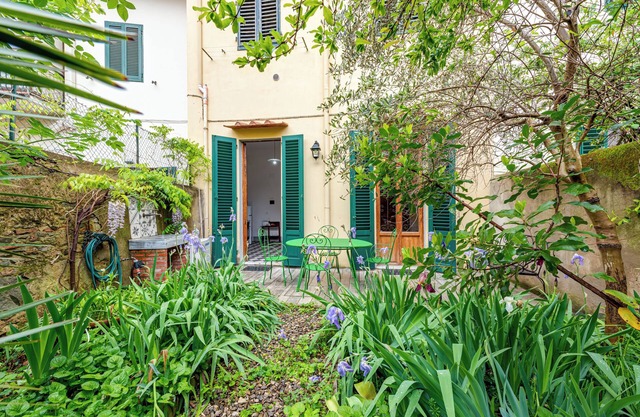 Apartment 'La Casa Vintage' with Private Garden, Wi-Fi and Air Conditioning