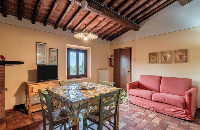 Apartment 'La Legnaia' with Shared Pool, Wi-Fi and Air Conditioning