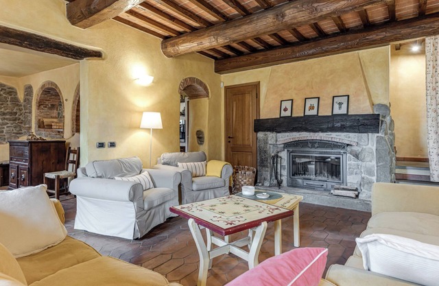 Apartment 'La Perla' with Shared Pool, Private Terrace and Wi-Fi