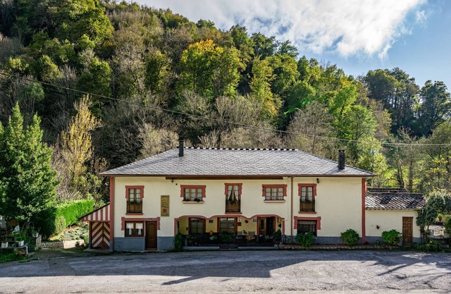 Apartment 'La Pescal' with Mountain View, Shared Pool and Wi-Fi