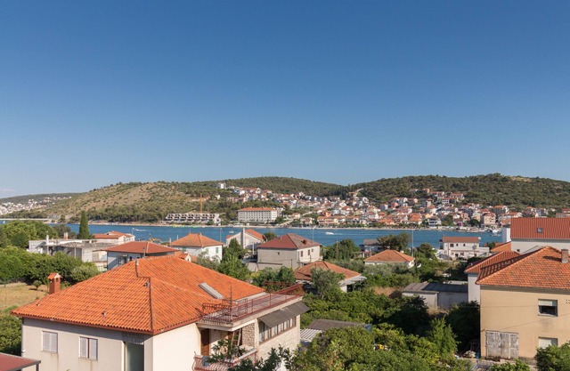 Apartment Lali Trogir- updated 2BR close to old town