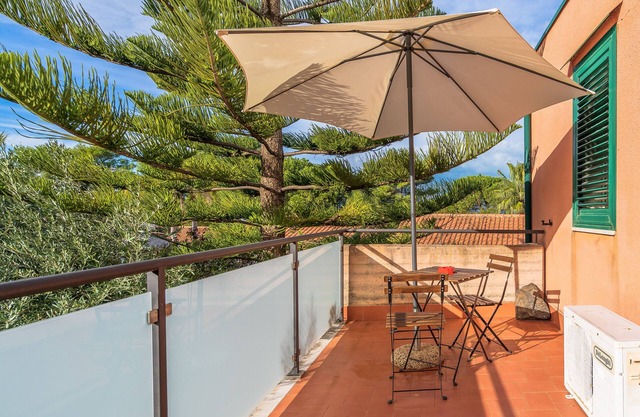 Apartment "Les Calanques Audeandeb" with Sea View, Private Terrace & Shared Pool