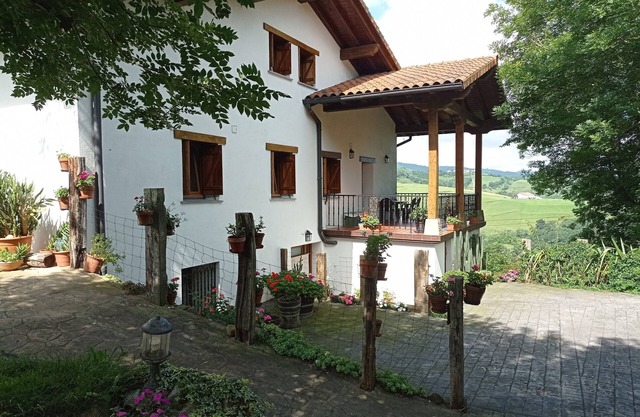 Apartment 'Lokate 5 Habitaciones' with Mountain View, Shared Terrace and Wi-Fi