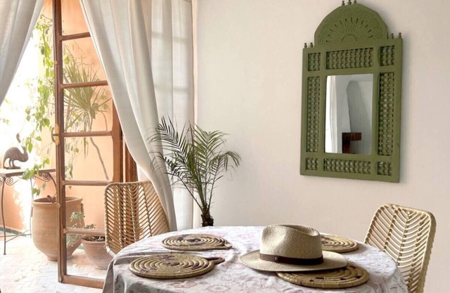 Apartment Lumière · stylish, sunny, comfortable, A/C