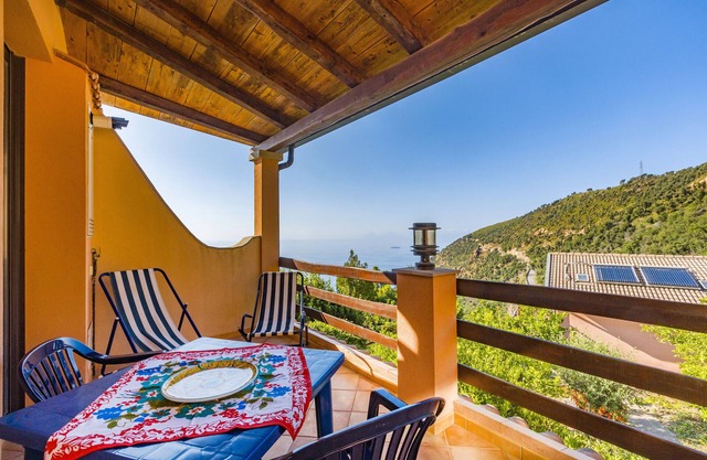 Apartment 'Mandarino' with Sea View, Private Terrace and Wi-Fi