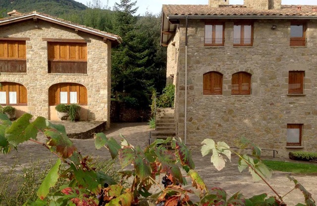 Apartment 'Mas El Carrer - Blau' with Shared Pool, Shared Garden and Wi-Fi