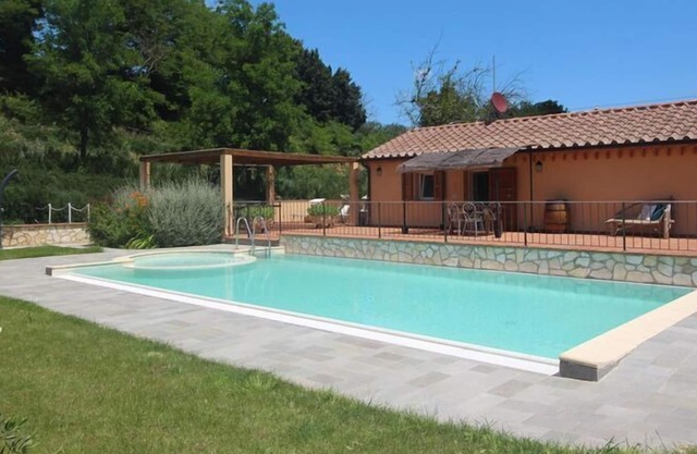 Apartment Mulino della Rivolta with shared pool in Colognole