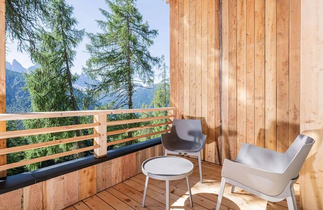 Apartment 'Munt Dolomiti' with Lake View, Shared Terrace and Wi-Fi