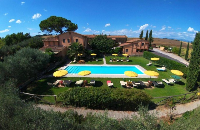 Apartment near Lake Trasimeno with Pool