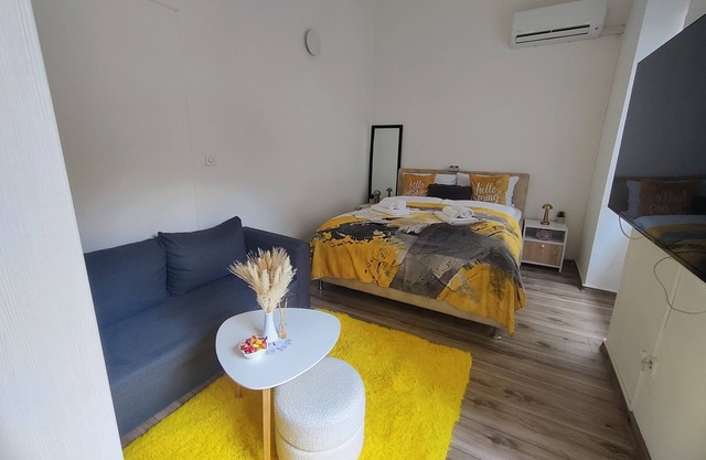 Apartment Nidal -450 m from Old Town - Quiet & Central -Free Parking + Wi-Fi