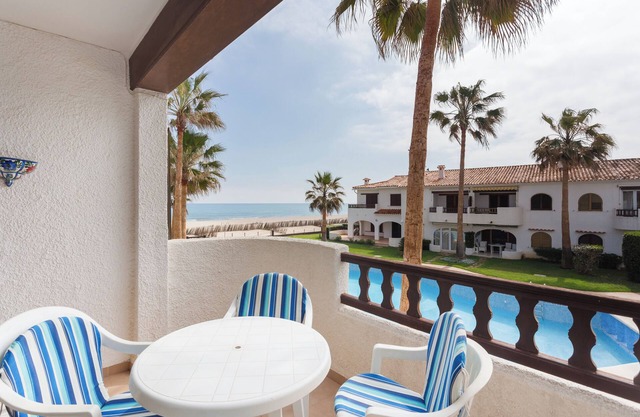 Apartment 'Nueva Playa A8' with Sea View, Wi-Fi and Air Conditioning