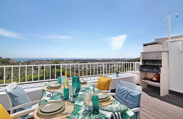 Apartment "Ocean View Hakuna Matata" with Shared Pool & Wi-Fi