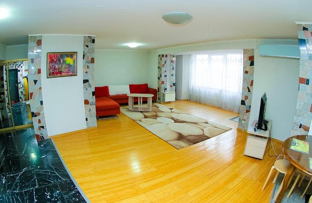 Apartment On Krylova 66