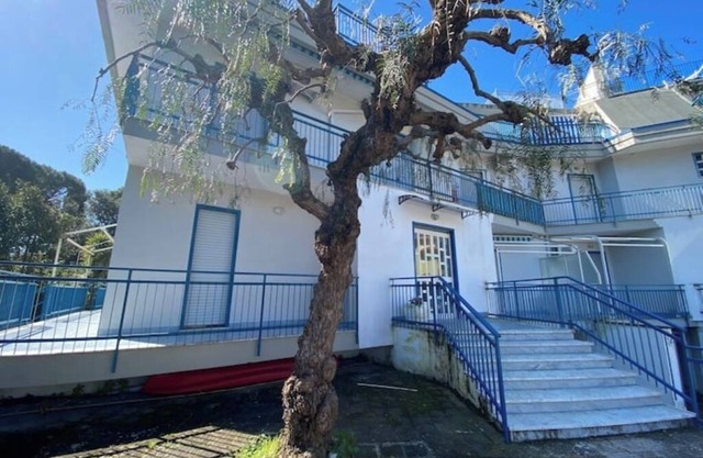 Apartment ON THE SEA and with private parking.