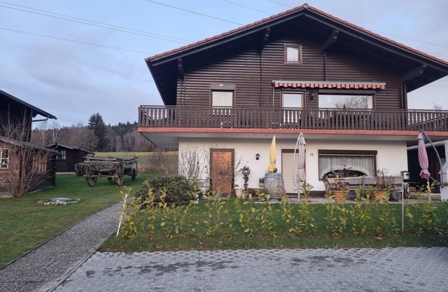 Apartment on the upper floor lovingly furnished with a cozy balcony