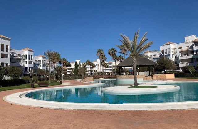 Apartment on Top Beach location next to the 27h golf and marina