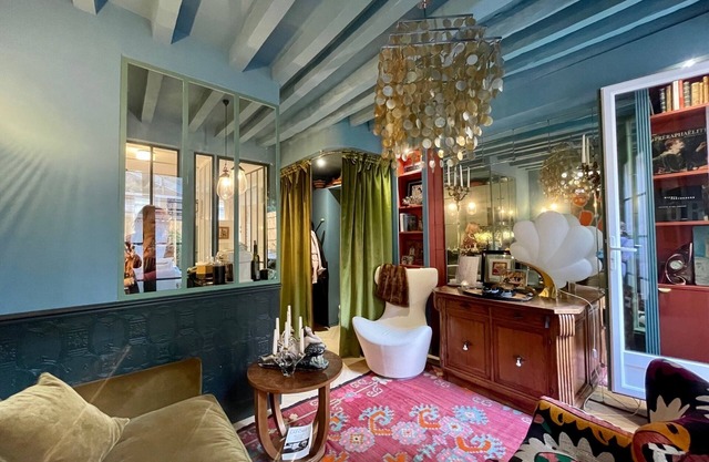 Apartment 'Passy Paris' with Private Terrace, Wi-Fi and Air Conditioning