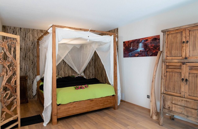 Apartment-Premium-Private Bathroom-Balcony