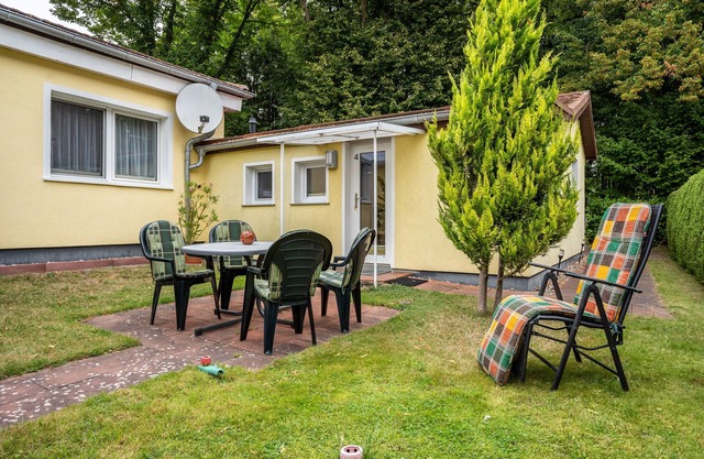 Apartment 'Prerow Am Deich - 4' with Private Terrace, Private Garden and Wi-Fi