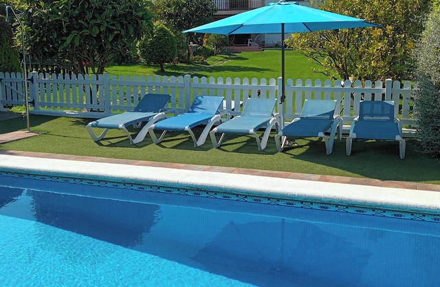 Apartment Pueblo de Mogro with swimming pool and garden-Beach- near Santander