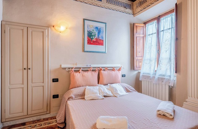 Apartment 'Romantic Suite Near Pisa Lucca' with Wi-Fi and Air Conditioning