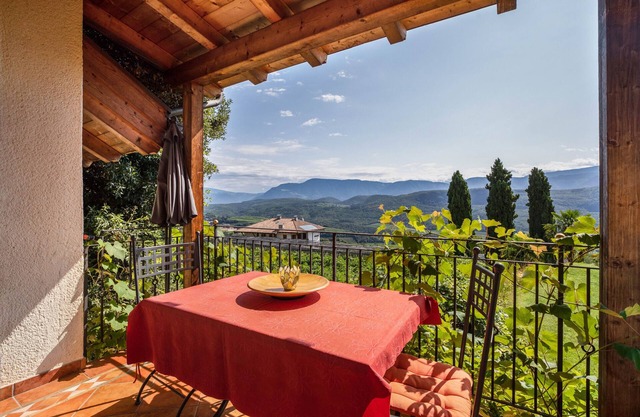 Apartment 'Rosengarten' with Mountain View, Private Terrace and Wi-Fi