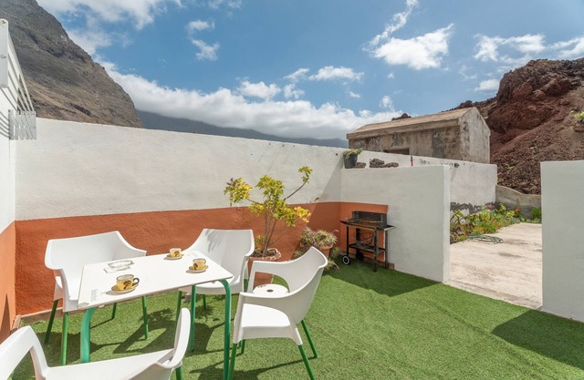 Apartment 'Rosi- 2' with Mountain View, Wi-Fi and Air Conditioning